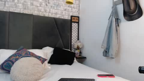 mila_adamss online show from 12-17-25, 10:43