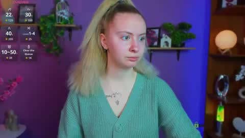 Snapshot of mila_glow chatting on 04-23-26, 06:32 mila_glow online show from 04-23-26, 06:32