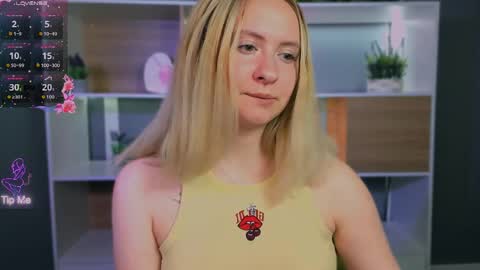 Snapshot of mila_glow chatting on 04-28-26, 02:27 mila_glow online show from 04-28-26, 02:27