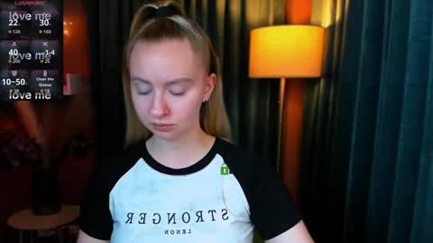 Snapshot of mila_glow chatting on 05-10-26, 06:46 mila_glow online show from 05-10-26, 06:46