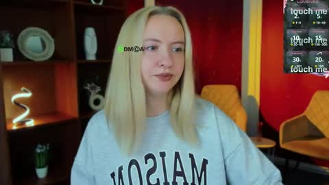Snapshot of mila_glow chatting on 05-19-26, 06:47 mila_glow online show from 05-19-26, 06:47
