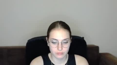 mila_keyy online show from 04-19-26, 08:11