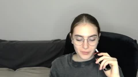 mila_keyy online show from 04-21-26, 09:50