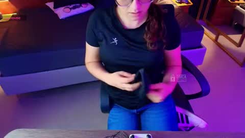 Snapshot of mila_kiitty chatting on 07-12-26, 10:50 Milena online show from 07-12-26, 10:50