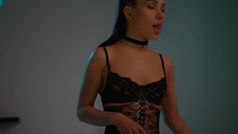 mila may  online show from 05-01-26, 04:28