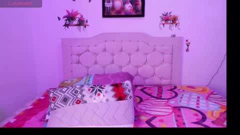 laura online show from 01-06-26, 03:43