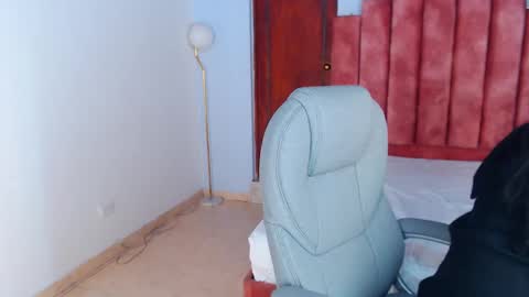 milaa_star online show from 10-09-25, 04:10