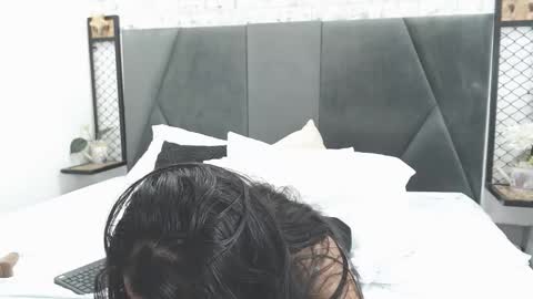 mila online show from 02-10-25, 08:10