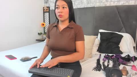 mila online show from 10-24-25, 10:11