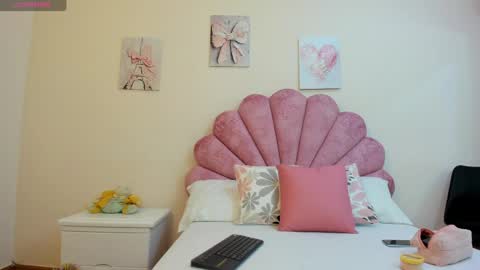 Snapshot of milaaadams chatting on 06-06-26, 11:04 mila online show from 06-06-26, 11:04
