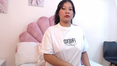 Snapshot of milaaadams chatting on 06-17-26, 11:12 mila online show from 06-17-26, 11:12