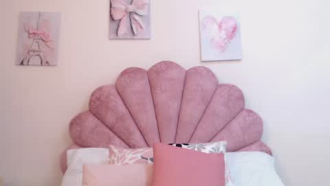 Snapshot of milaaadams chatting on 06-28-26, 10:43 mila online show from 06-28-26, 10:43