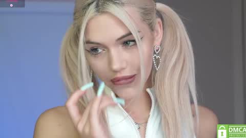 Snapshot of milabunny_ chatting on 05-02-26, 09:47 Mila and u can call me sweet bunny online show from 05-02-26, 09:47