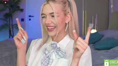 Snapshot of milabunny_ chatting on 05-03-26, 09:37 Mila and u can call me sweet bunny online show from 05-03-26, 09:37
