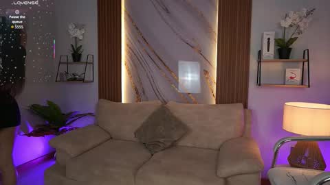 milacrave online show from 11-21-25, 11:42