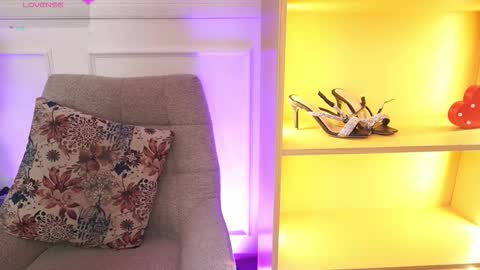 milacrave online show from 02-10-26, 11:36