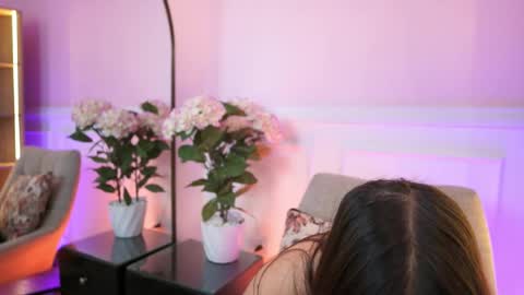 milacrave online show from 04-10-26, 11:37