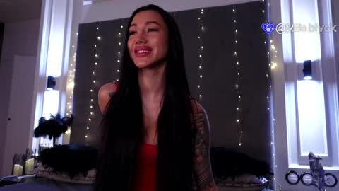 Mila       online show from 12-18-24, 11:02