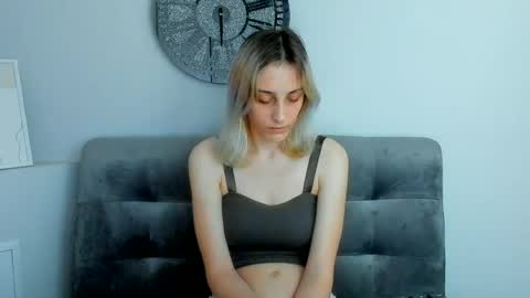 MilaGlow online show from 06-19-26, 03:27