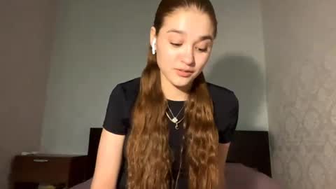 Snapshot of milagrostrichel chatting on 05-22-26, 10:21 Alika online show from 05-22-26, 10:21