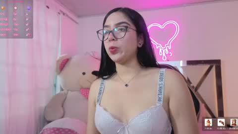 Snapshot of milah_tay chatting on 05-30-26, 11:40 milah_tay online show from 05-30-26, 11:40