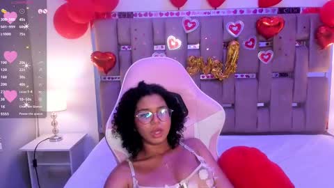 Snapshot of milahall__ chatting on 02-16-25, 06:43 Milenna online show from 02-16-25, 06:43