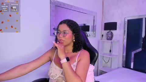 Snapshot of milahall__ chatting on 09-18-25, 04:14 Milenna online show from 09-18-25, 04:14