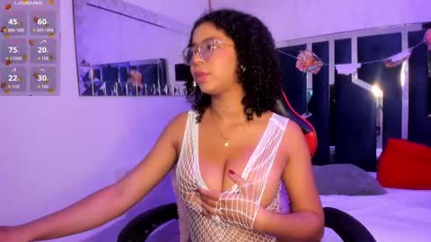 Snapshot of milahall__ chatting on 09-28-25, 05:02 Milenna online show from 09-28-25, 05:02
