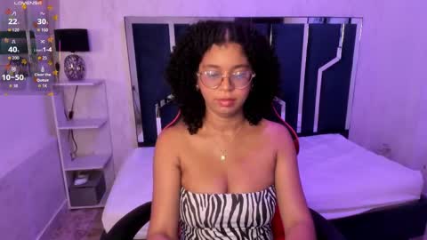 Snapshot of milahall__ chatting on 09-30-25, 04:39 Milenna online show from 09-30-25, 04:39