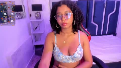 Snapshot of milahall__ chatting on 10-05-25, 04:00 Milenna online show from 10-05-25, 04:00