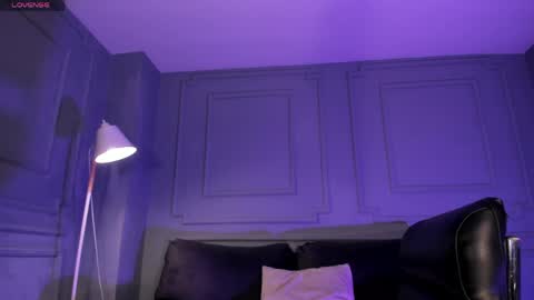 Snapshot of milalawrence_ chatting on 04-20-26, 11:35 Mila online show from 04-20-26, 11:35