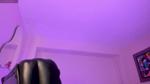 Snapshot of milalawrence_ chatting on 04-23-26, 11:20 Mila online show from 04-23-26, 11:20