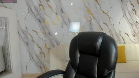Snapshot of milalawrence_ chatting on 06-15-26, 07:16 Mila online show from 06-15-26, 07:16