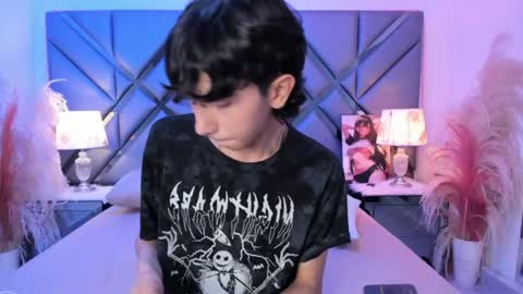 milan_lewiss online show from 04-15-26, 12:56