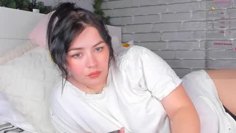 Snapshot of milana_forsy chatting on 12-02-25, 11:37 Milana online show from 12-02-25, 11:37