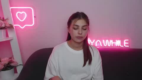 milanaangelas online show from 12-12-24, 10:13
