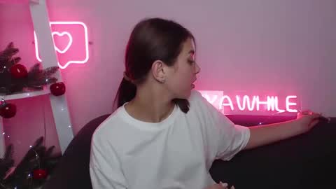 milanaangelas online show from 12-16-24, 10:29