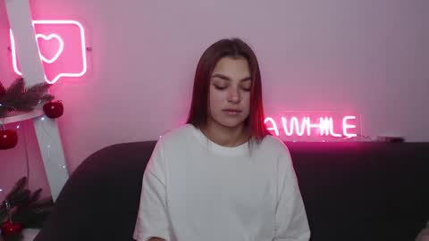milanaangelas online show from 12-17-24, 10:34