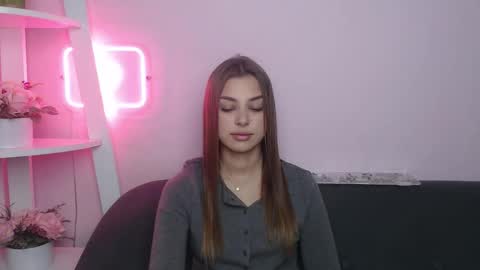 milanaangelas online show from 11-28-25, 05:54