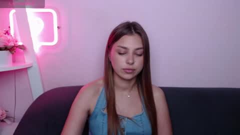 Snapshot of milanaangelas chatting on 06-26-26, 06:07 milanaangelas online show from 06-26-26, 06:07