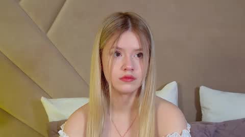 Snapshot of milanabalmain chatting on 01-19-26, 05:44 MilanaBalmain online show from 01-19-26, 05:44