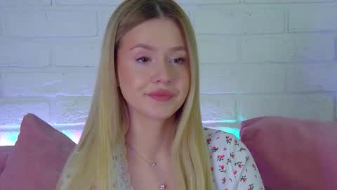 Snapshot of milanabalmain chatting on 02-10-26, 04:49 MilanaBalmain online show from 02-10-26, 04:49