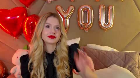 Snapshot of milanabalmain chatting on 02-14-26, 05:15 MilanaBalmain online show from 02-14-26, 05:15