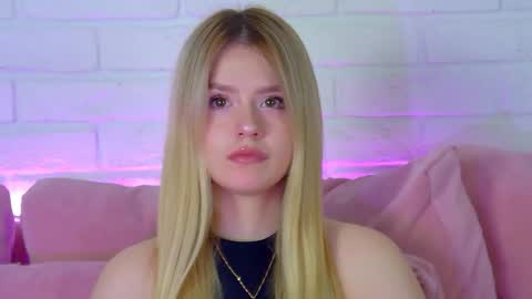 Snapshot of milanabalmain chatting on 02-18-26, 07:54 MilanaBalmain online show from 02-18-26, 07:54