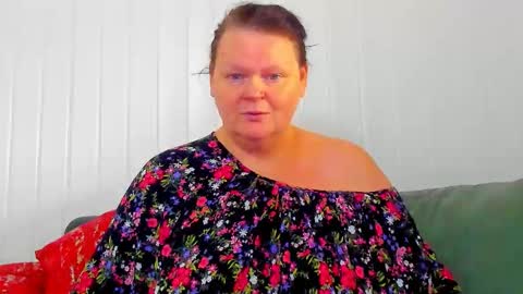 Lana online show from 02-25-26, 10:03