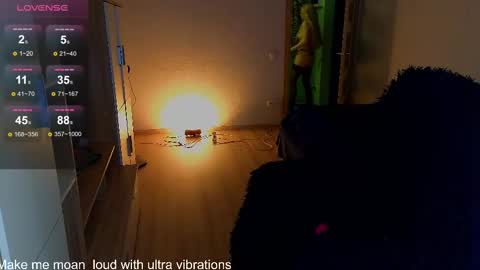 Snapshot of milanafox_ chatting on 02-23-25, 07:49 Lana online show from 02-23-25, 07:49