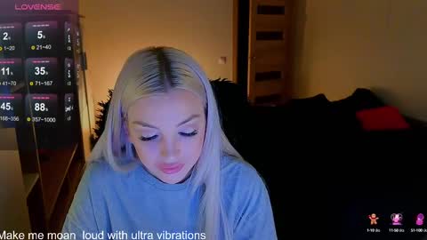 Snapshot of milanafox_ chatting on 03-05-25, 09:37 Lana online show from 03-05-25, 09:37