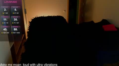 Snapshot of milanafox_ chatting on 03-06-25, 12:43 Lana online show from 03-06-25, 12:43