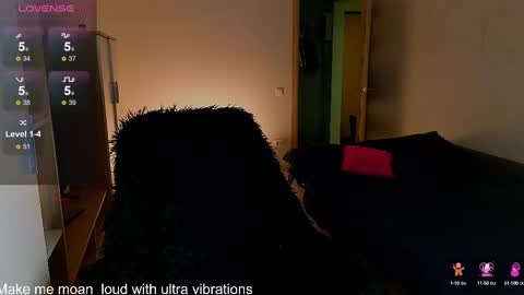 Snapshot of milanafox_ chatting on 03-11-25, 09:26 Lana online show from 03-11-25, 09:26