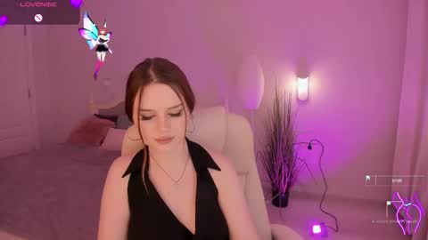 milanamoons online show from 11-17-25, 10:32